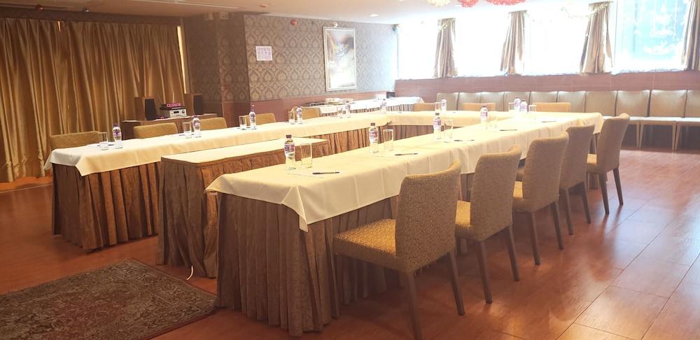 Ramada Grand