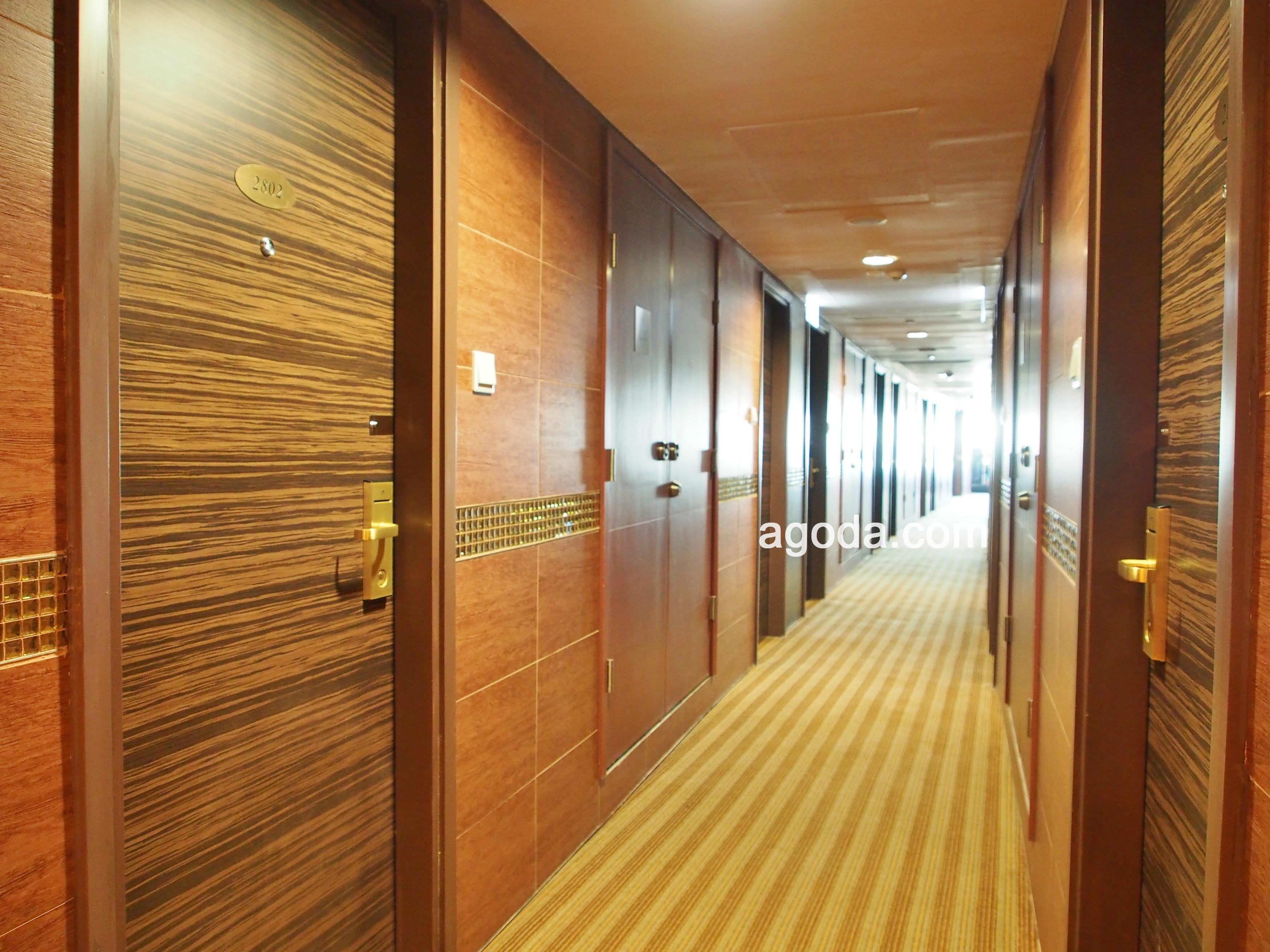 Hotel Ramada Grand 4*