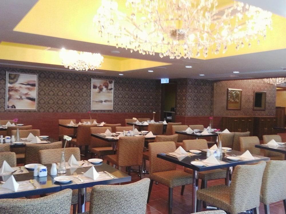 华美达华丽酒店 4*